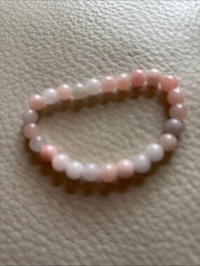 bracelet on elastic with quartz beads
